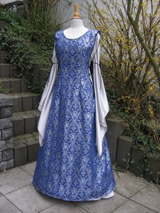 brokatkleid